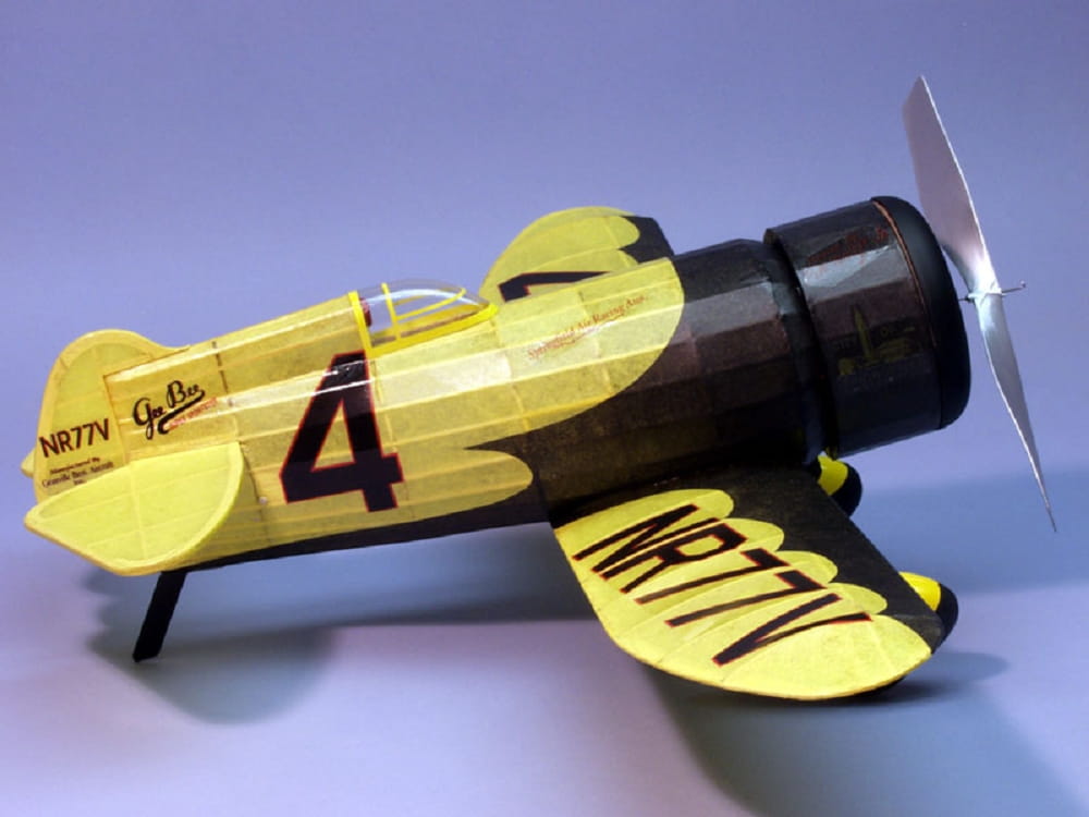 Dumas Aircraft Gee Bee Z Balsabausatz