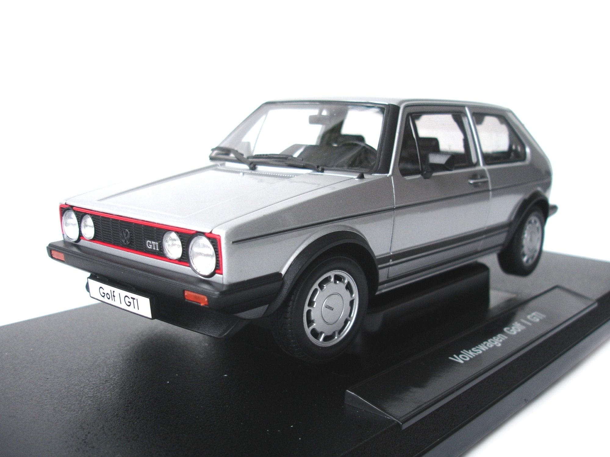 Welly Modellauto 1:18 VW Golf 1 GTI Silber Welly Modellauto 1:18 VW Golf 1 GTI Silber