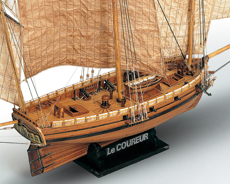 Le Coureur Modellbausatz 1_54 von Mamoli – Historisches Schiffsmodell