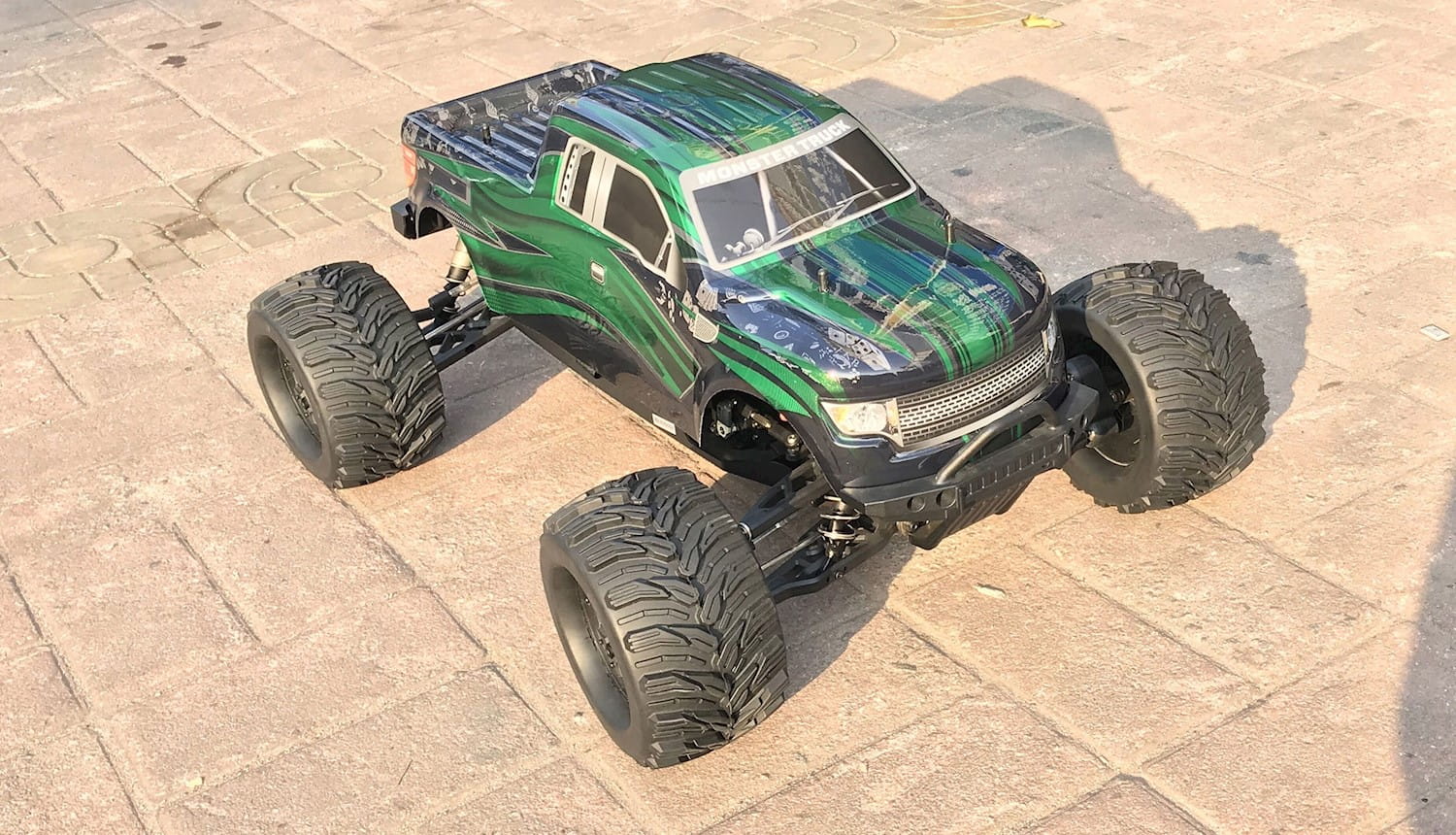 Amewi 1:6 Brushless Elektro AM6 Thunderstorm Monstertruck AMX Racing
