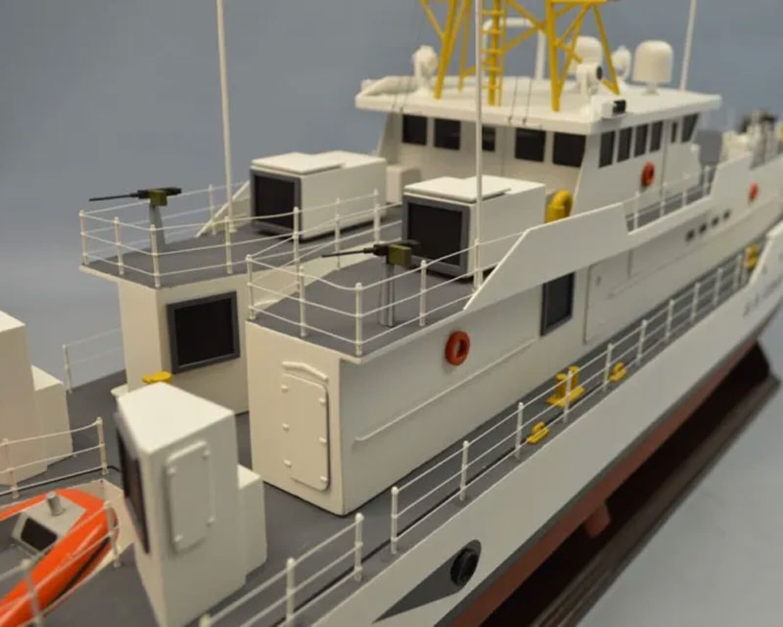 Modellbausatz - FRC Patroullienboot US Kuestenwache 1_48 RC Bausatz