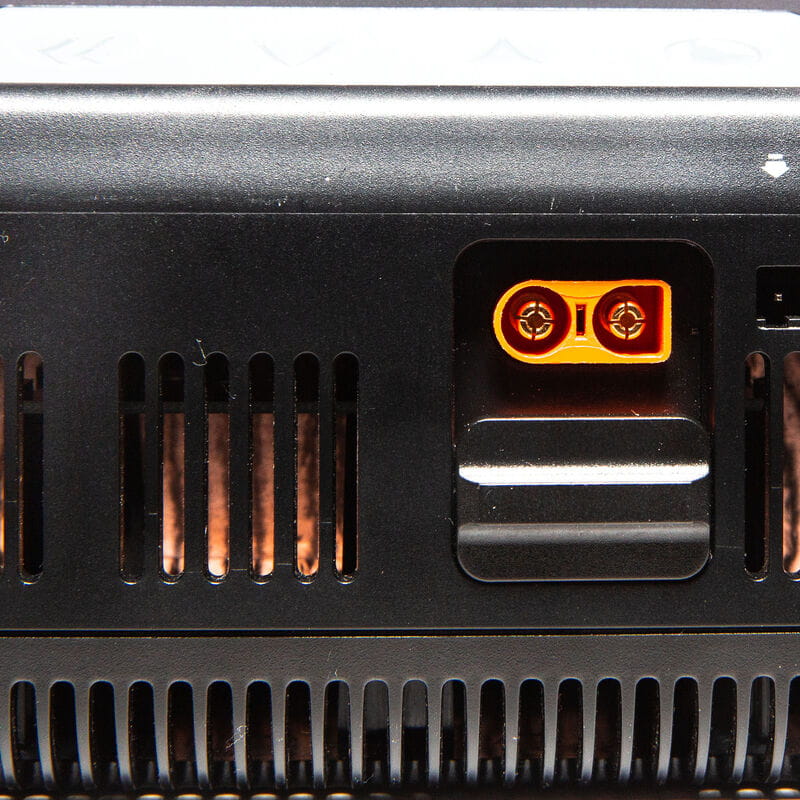 Spektrum S1400 G2 Ladegeraet mit IC3 IC5 Anschluessen