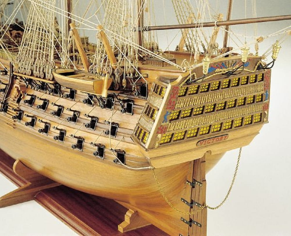 HMS Victory Modell im Massstab 1_98 - Detailgetreuer Schiffsbausatz