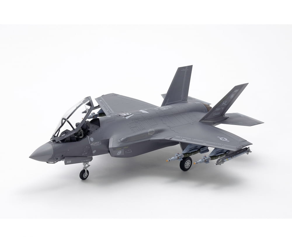 Tamiya 1_72 F-35A Lightning II Plastik Modellbau - RC-Zubehoer