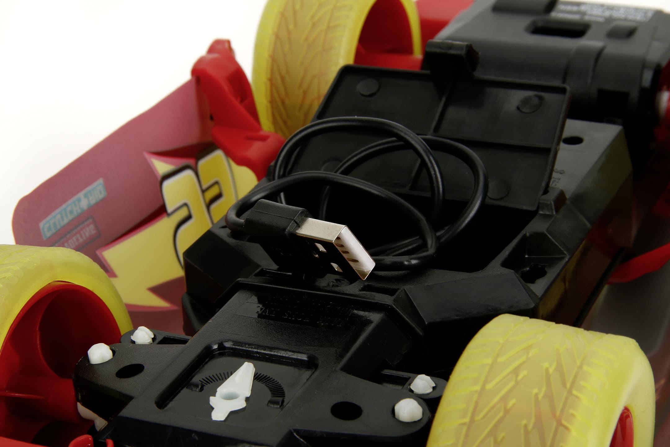 Jada Toys RC Lightning McQueen Glow Racers 1_14 mit Licht