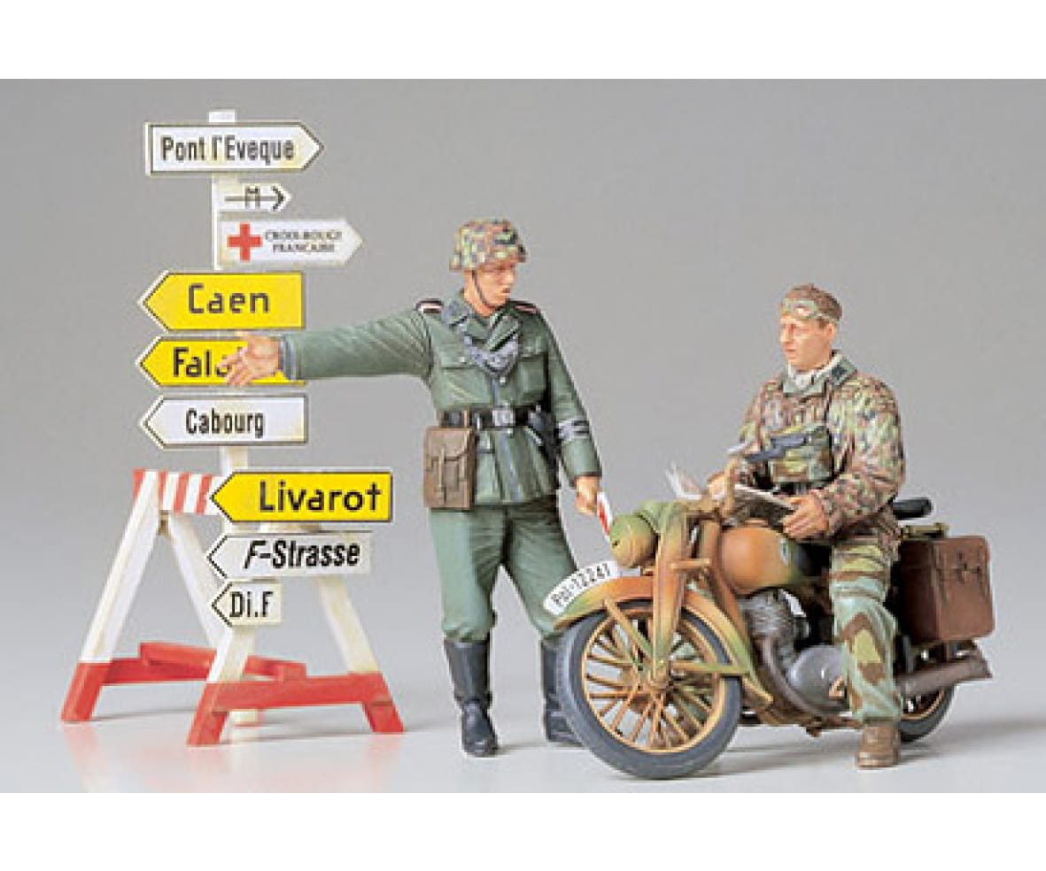 Tamiya Diorama Set Motorrad mit Wegweiser 1:35 Plastik Modellbau Militär Bausatz