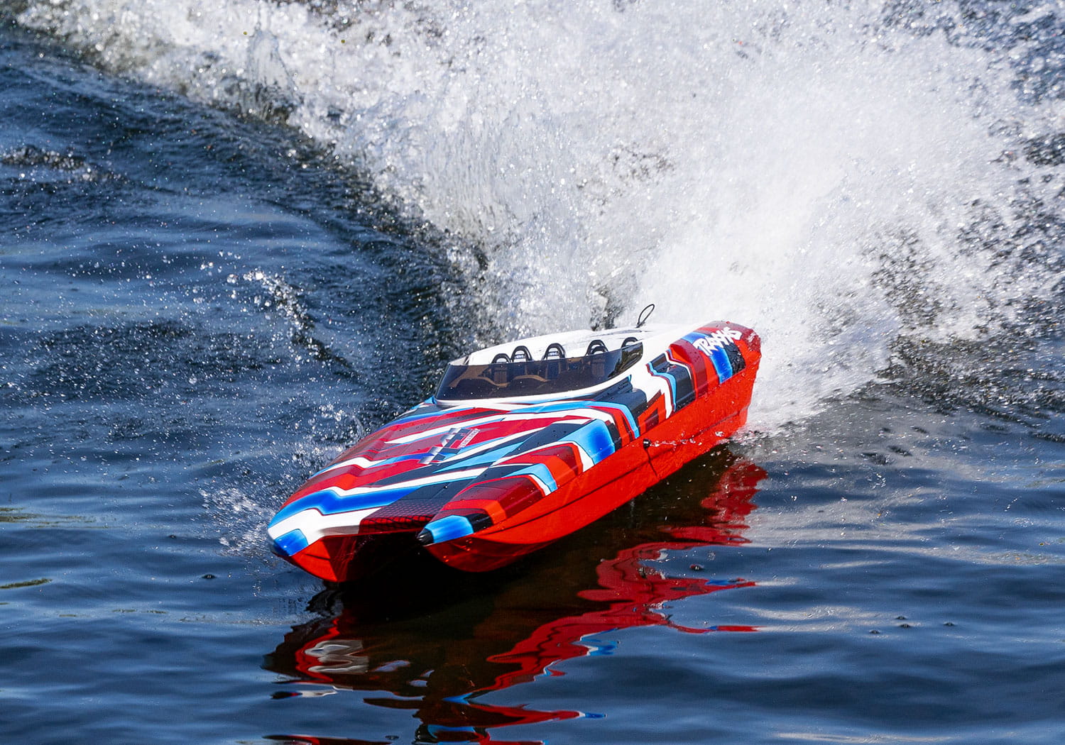 Traxxas DCB M41 40_ RC Boot Brushless Catamaran Rot Blau